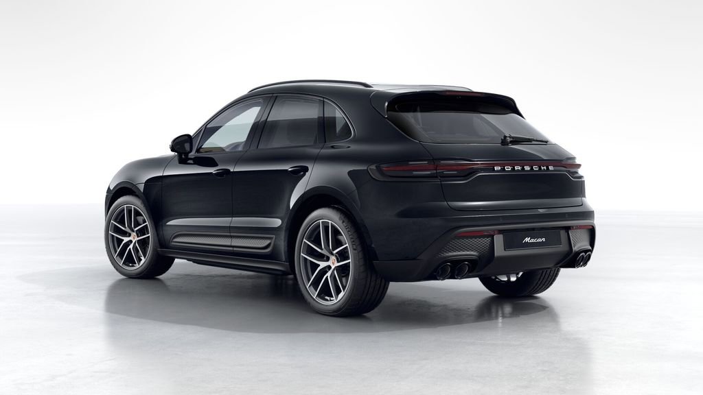 Certified 2026 Porsche Macan AWD/4WD image 3