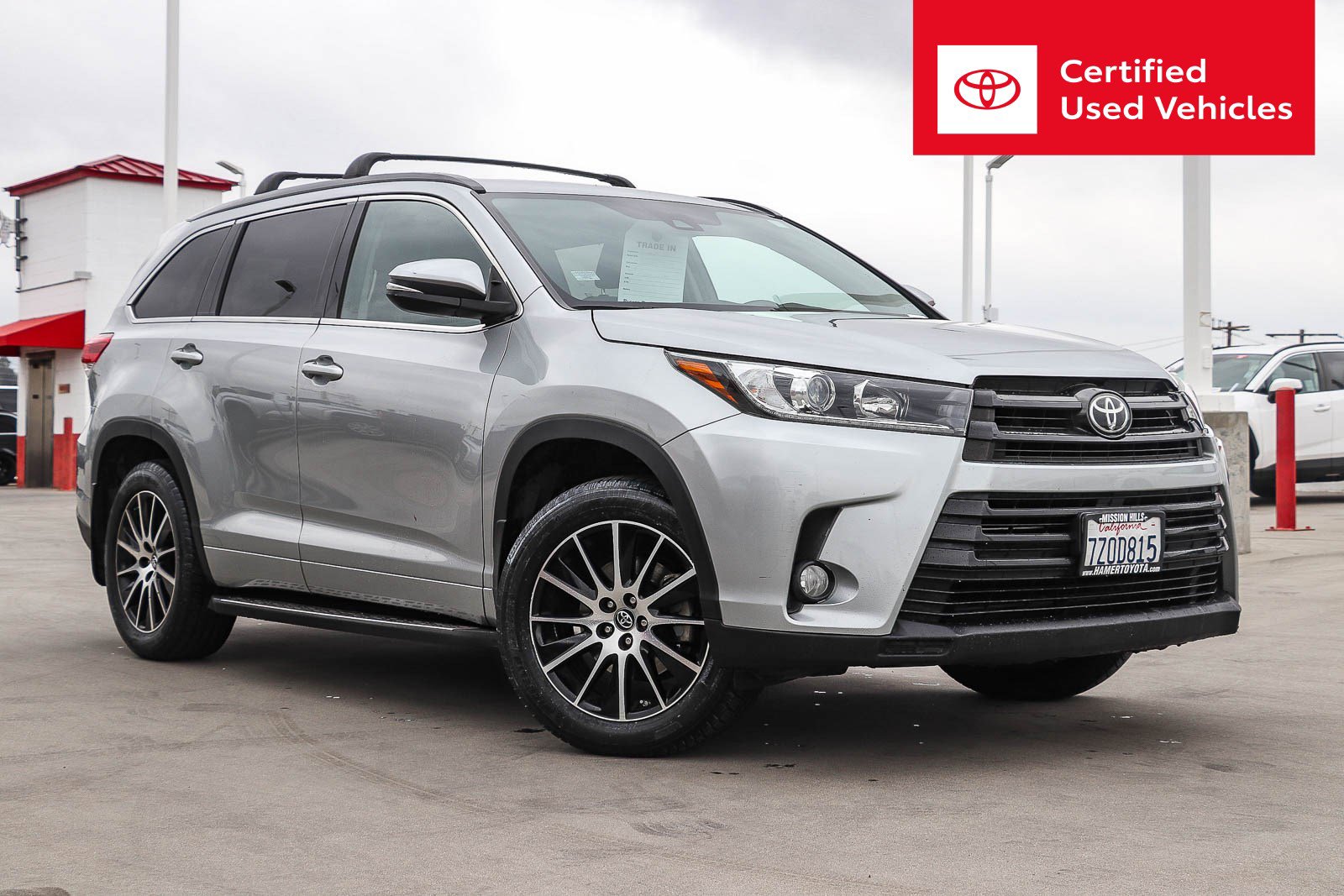 Used 2017 Toyota Highlander SE w/ Carpet Mat Package