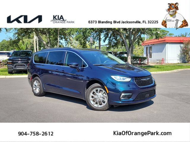 Used 2022 Chrysler Pacifica Touring-L AWD/4WD image 1