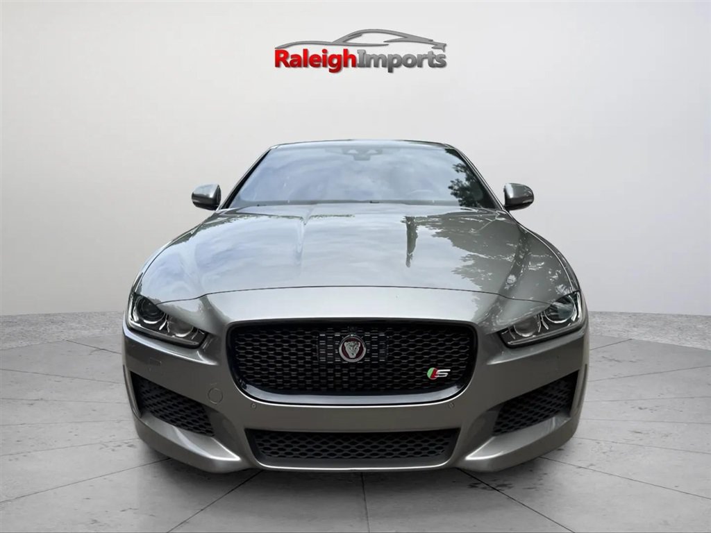 Used 2019 Jaguar XE S RWD image 8