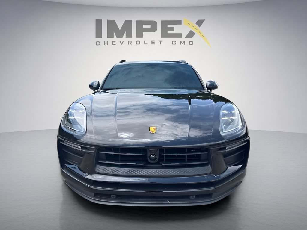 Used 2023 Porsche Macan Turbo AWD/4WD image 18