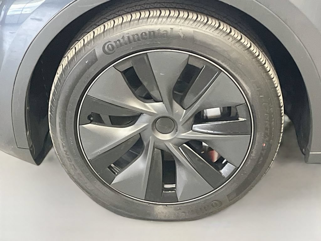 Used 2025 Tesla Model Y Long Range AWD/4WD image 30
