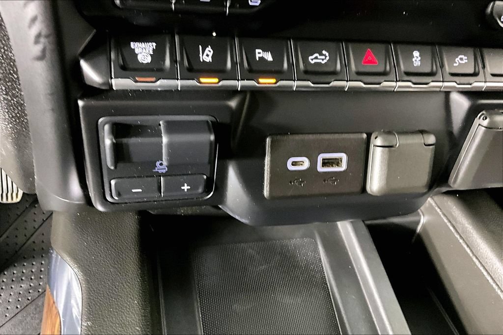 Used 2021 Chevrolet Silverado 3500 High Country AWD/4WD image 16