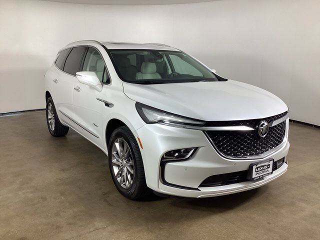 Used 2022 Buick Enclave Avenir w/ Avenir Technology Package FWD image 3