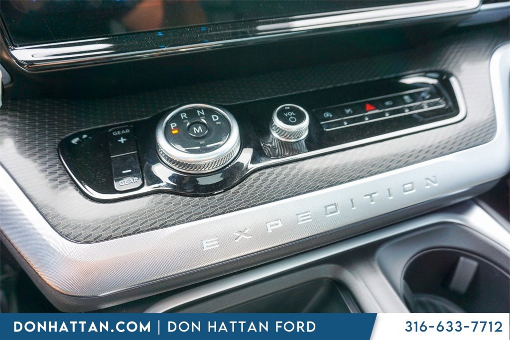 New 2025 Ford Expedition Platinum image 9