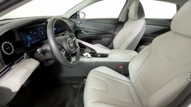 Certified 2023 Hyundai Elantra Limited w/ Winter Weather Package FWD image 22