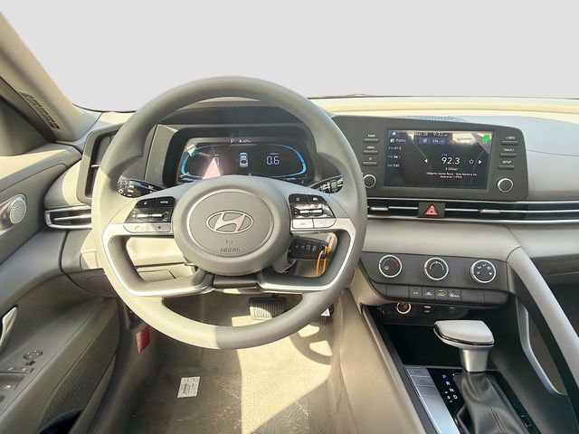 New 2026 Hyundai Elantra SE FWD image 21