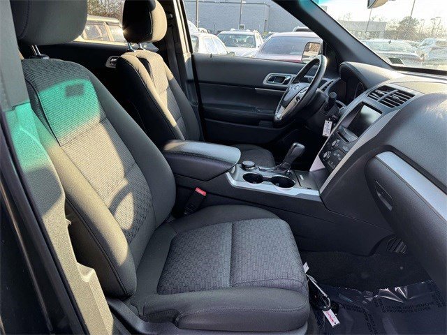 Used 2015 Ford Explorer XLT w/ Equipment Group 201B image 9