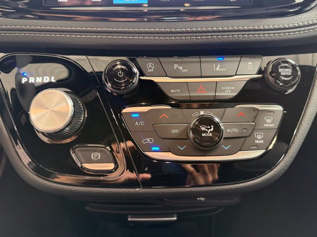New 2026 Chrysler Pacifica Select AWD/4WD image 21