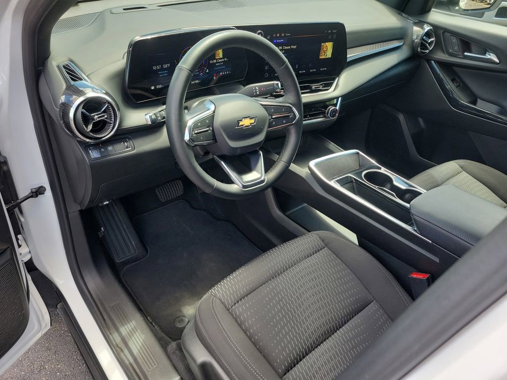 Used 2025 Chevrolet Equinox LT FWD image 18