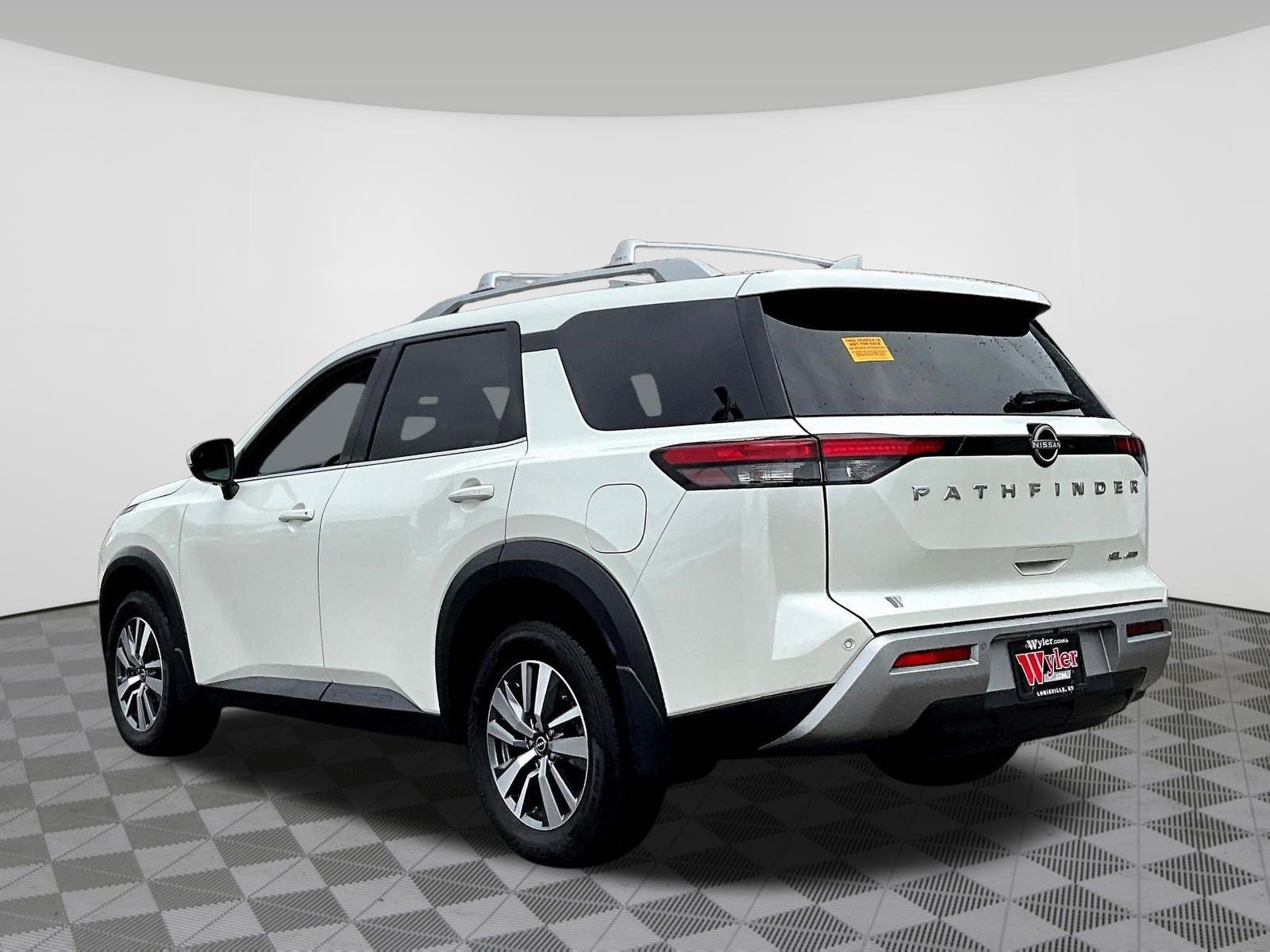 Certified 2024 Nissan Pathfinder SL AWD/4WD image 4