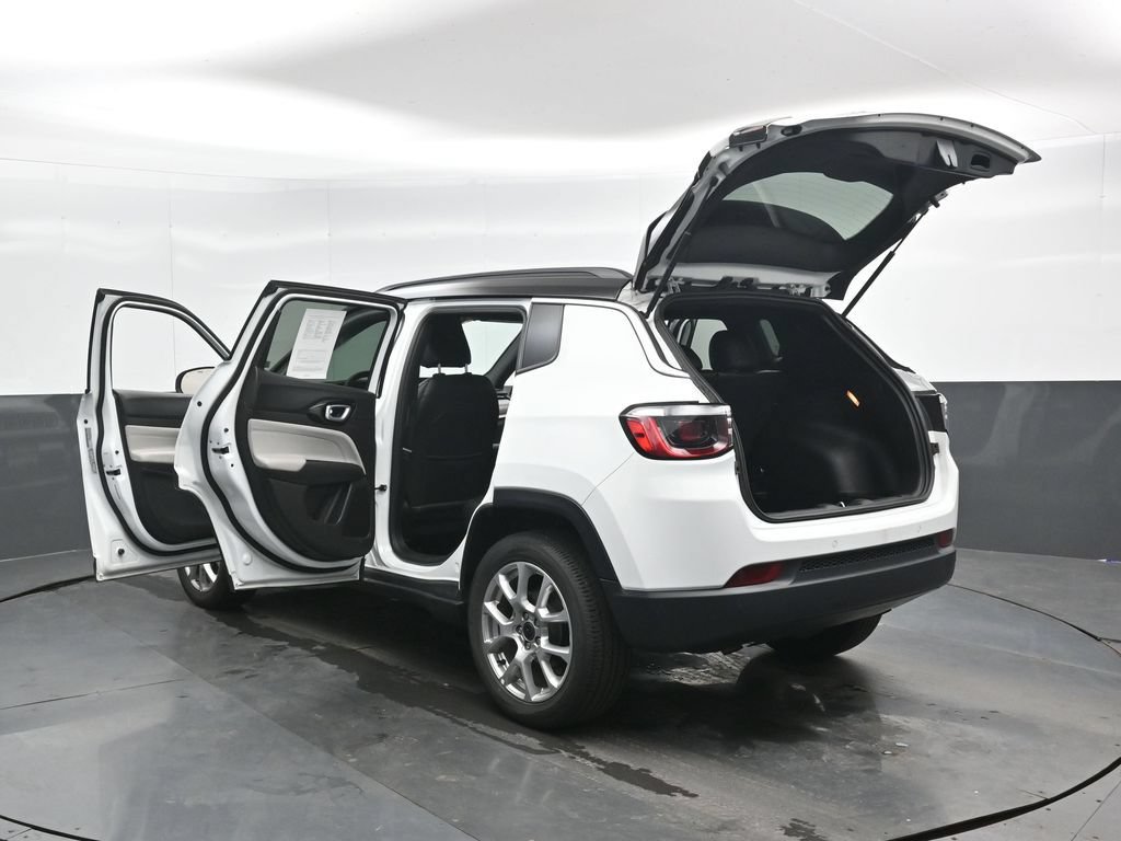Used 2025 Jeep Compass Limited AWD/4WD image 49