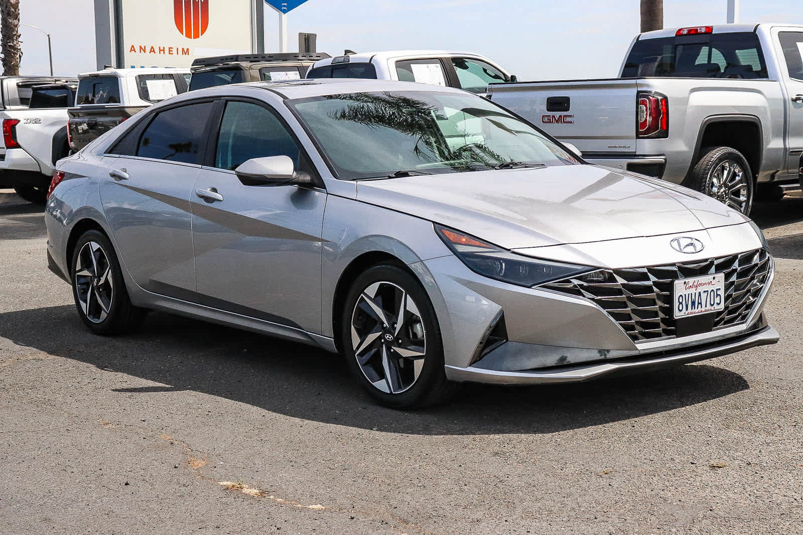 Used 2021 Hyundai Elantra Limited w/ Cargo Package FWD image 3