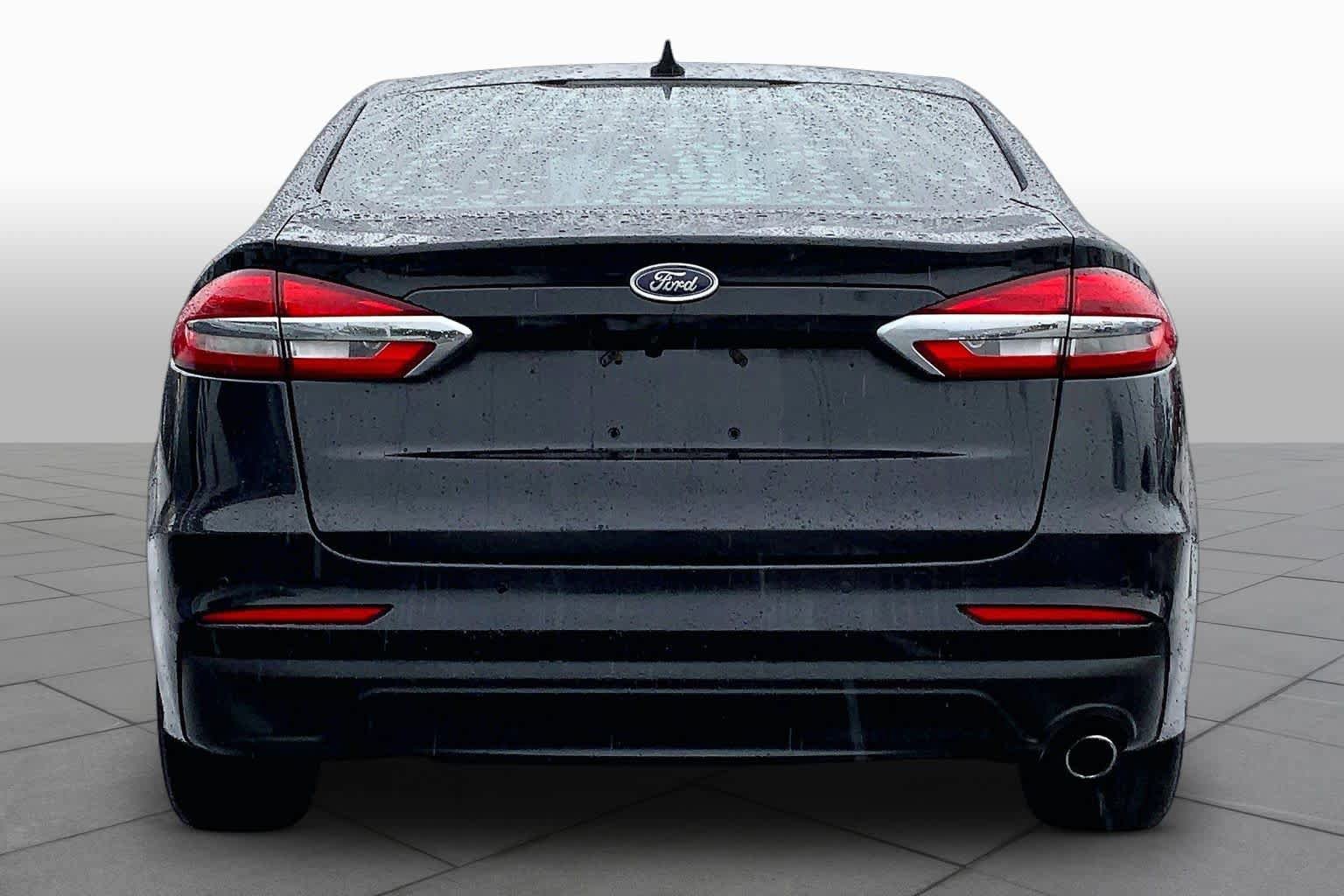 Used 2020 Ford Fusion SE image 5