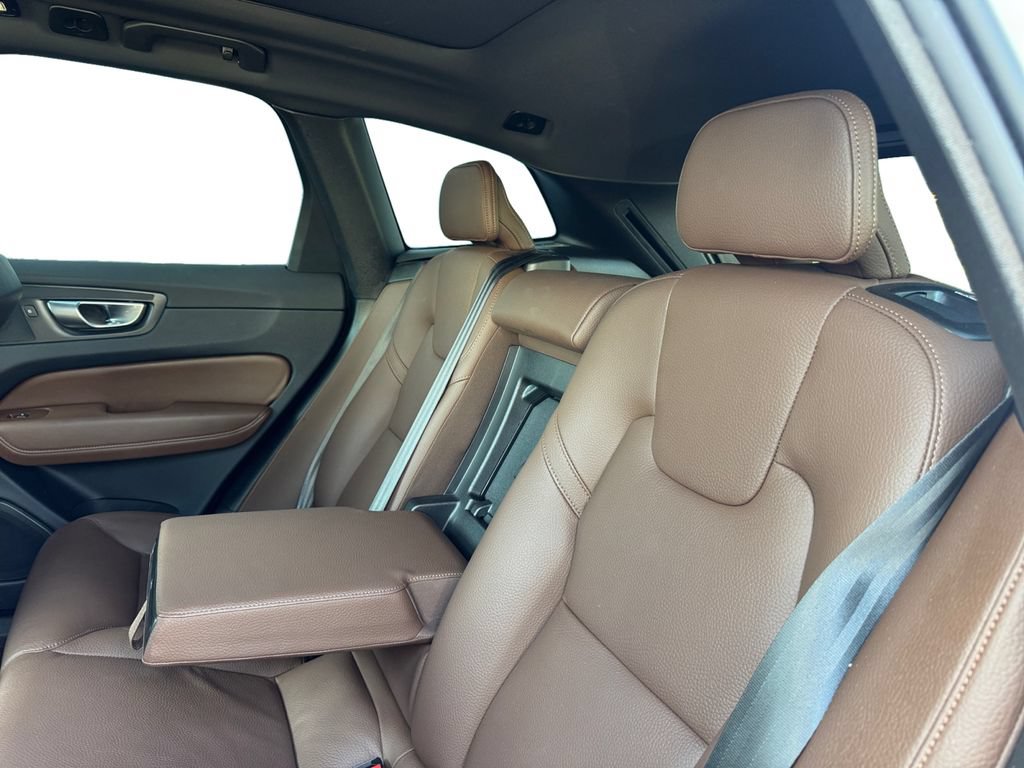 Certified 2024 Volvo XC60 B5 Plus w/ Climate Package AWD/4WD image 26