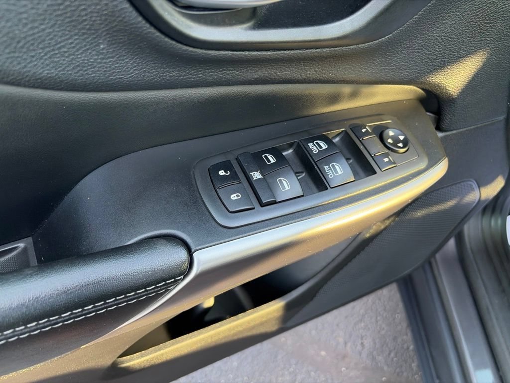 Used 2022 Jeep Cherokee Latitude Lux AWD/4WD image 23