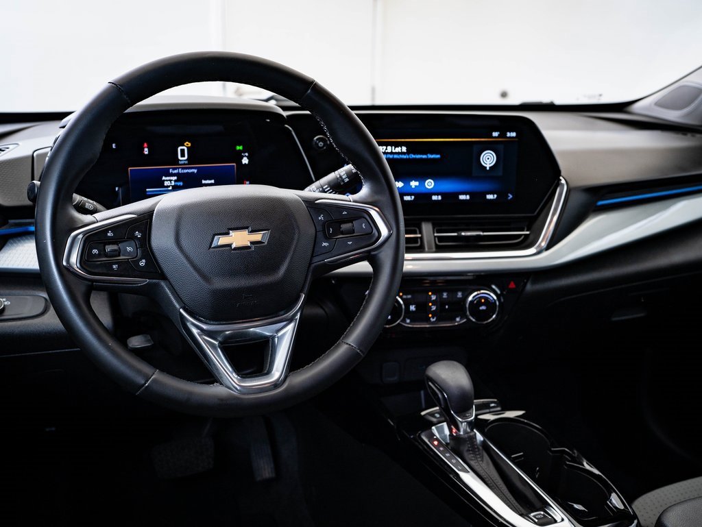 Used 2024 Chevrolet Trax LT w/ Driver Confidence Package image 4