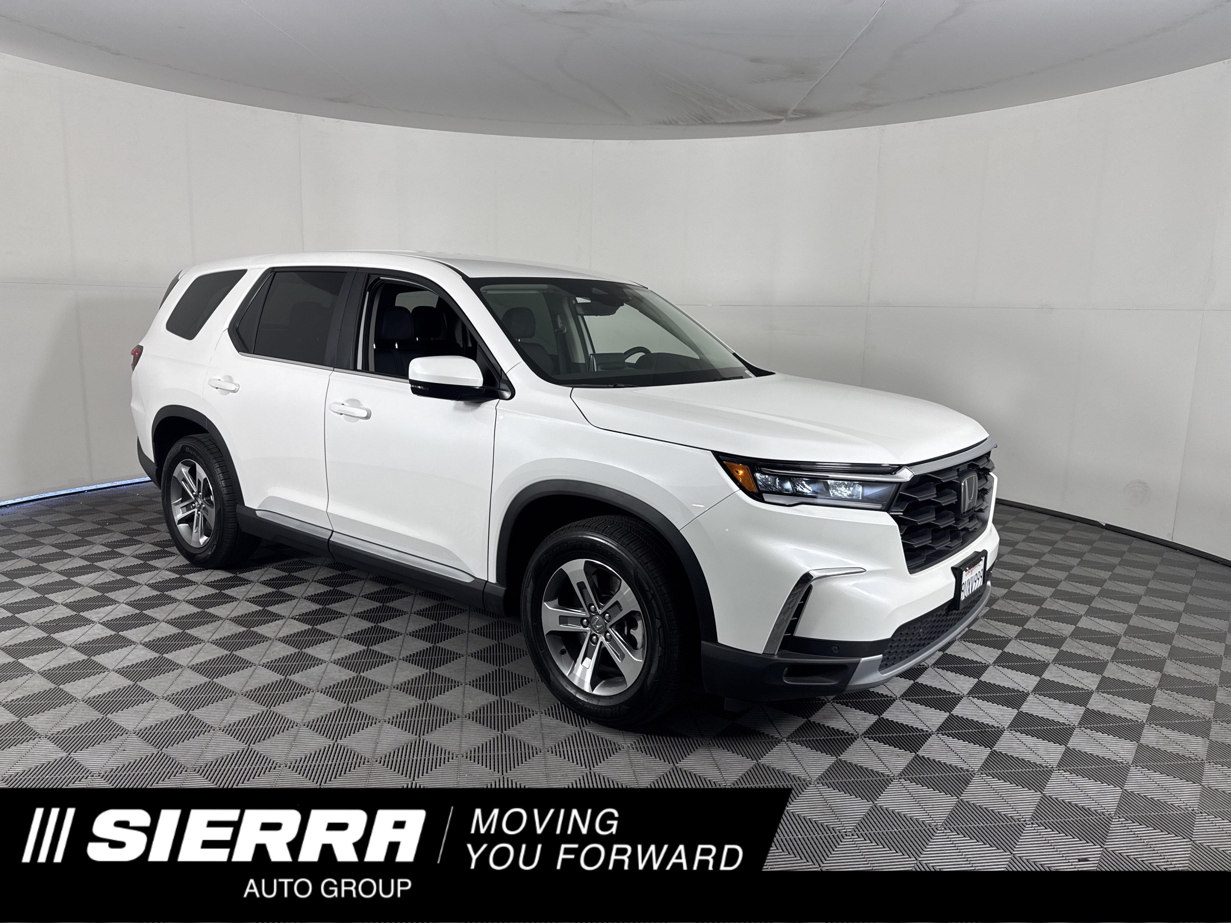 Certified 2025 Honda Pilot EX-L image 1