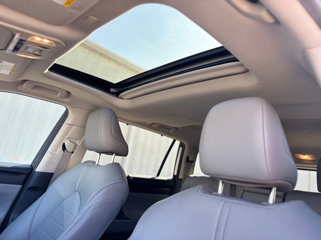 Used 2020 Toyota Highlander XLE image 26