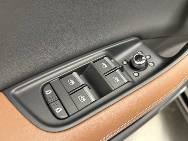 Used 2025 Audi Q7 3.0T Premium Plus image 11