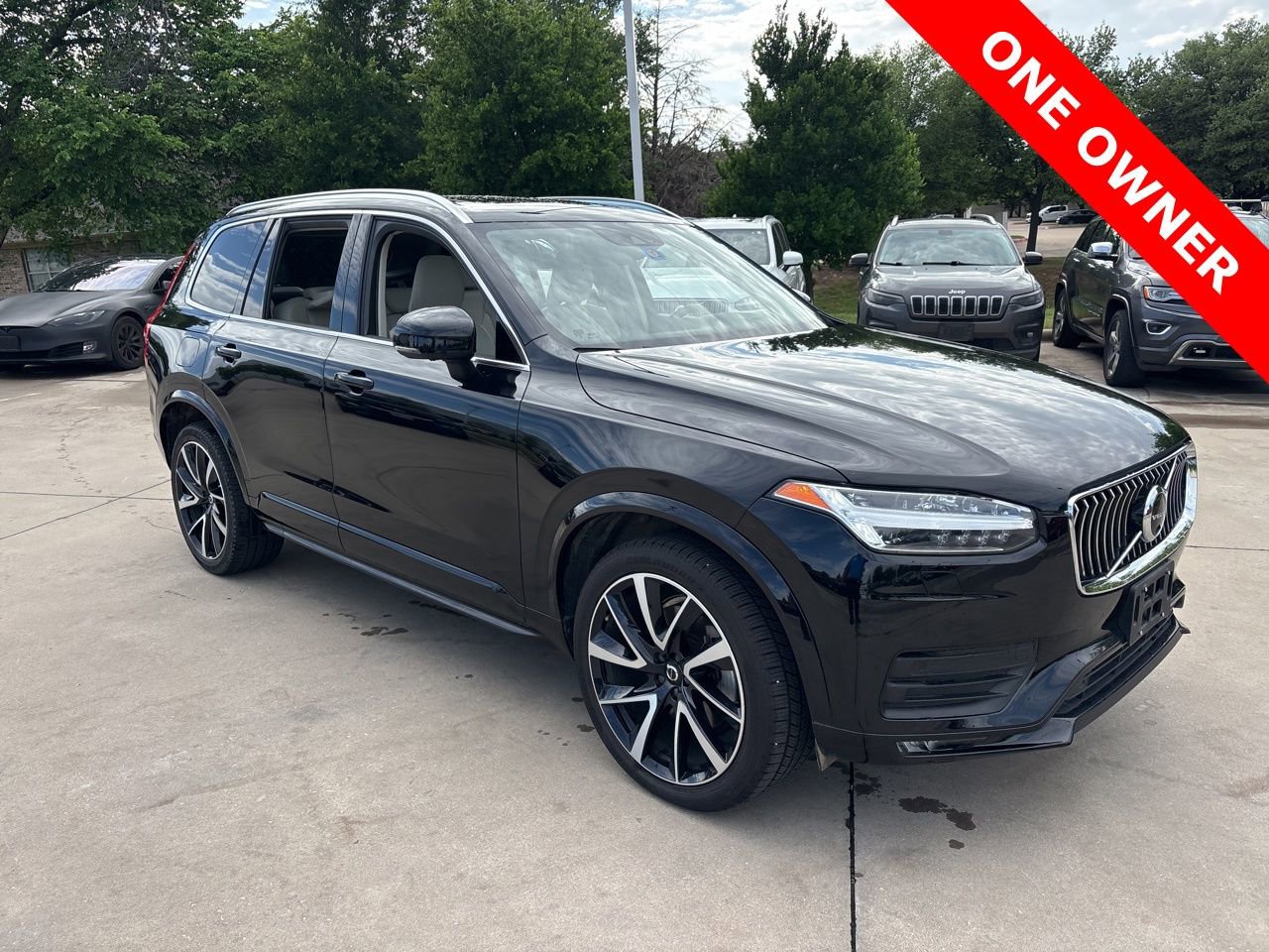 Used 2022 Volvo XC90 T6 Momentum w/ Advanced Package image 3