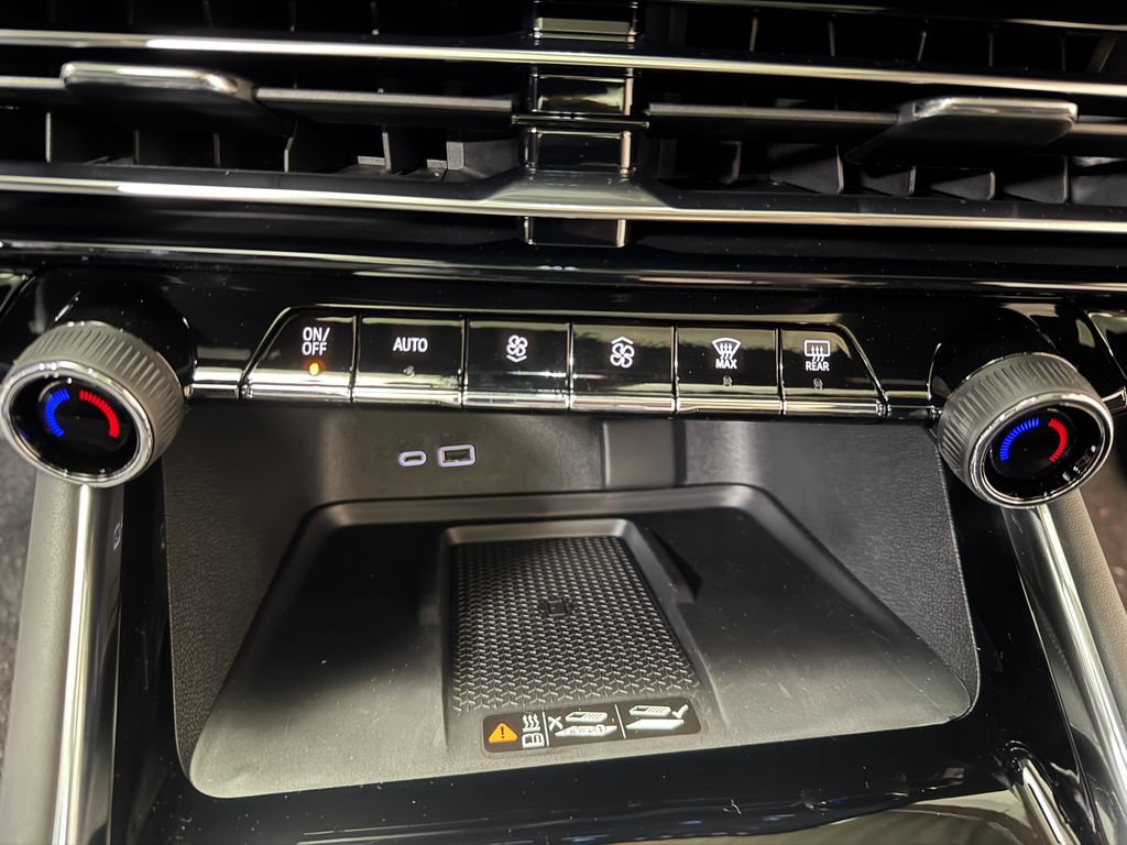 New 2027 Chevrolet Traverse RS AWD/4WD image 17