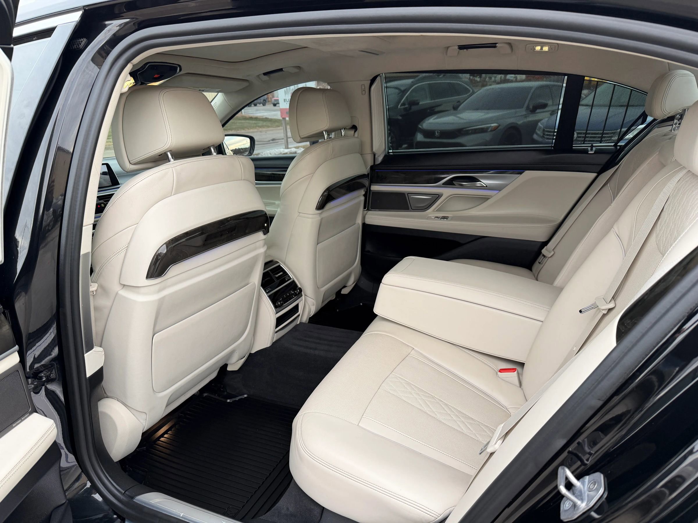 Used 2018 BMW 750i xDrive AWD/4WD image 12