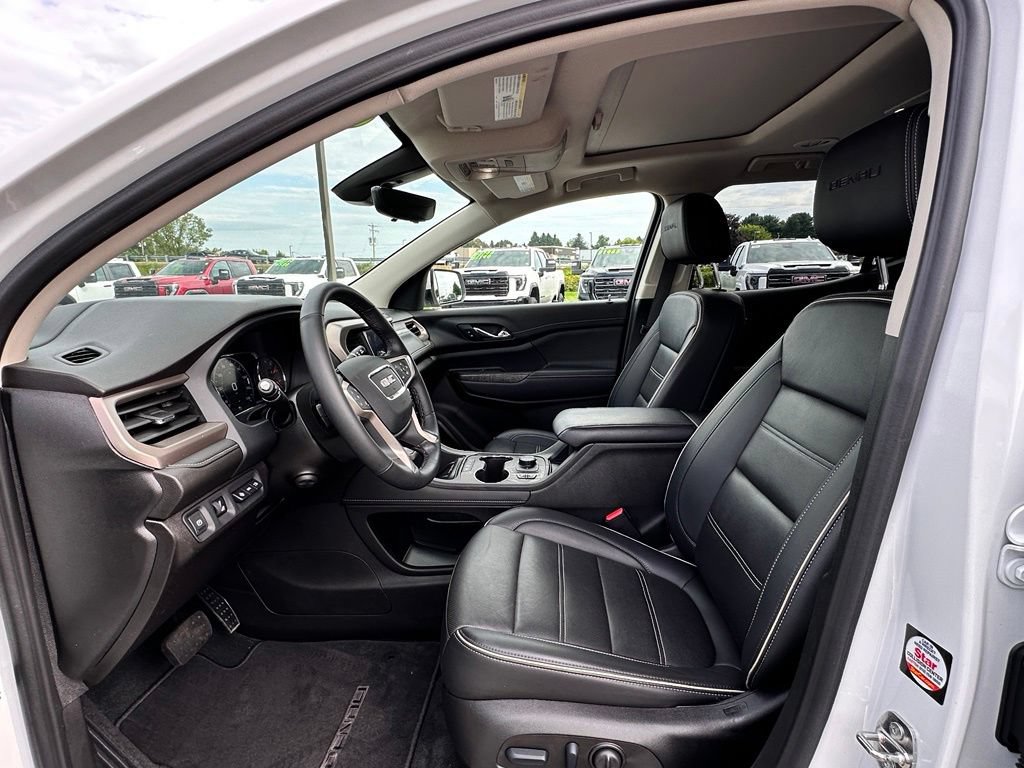 Used 2023 GMC Acadia Denali w/ Denali Ultimate Package AWD/4WD image 18