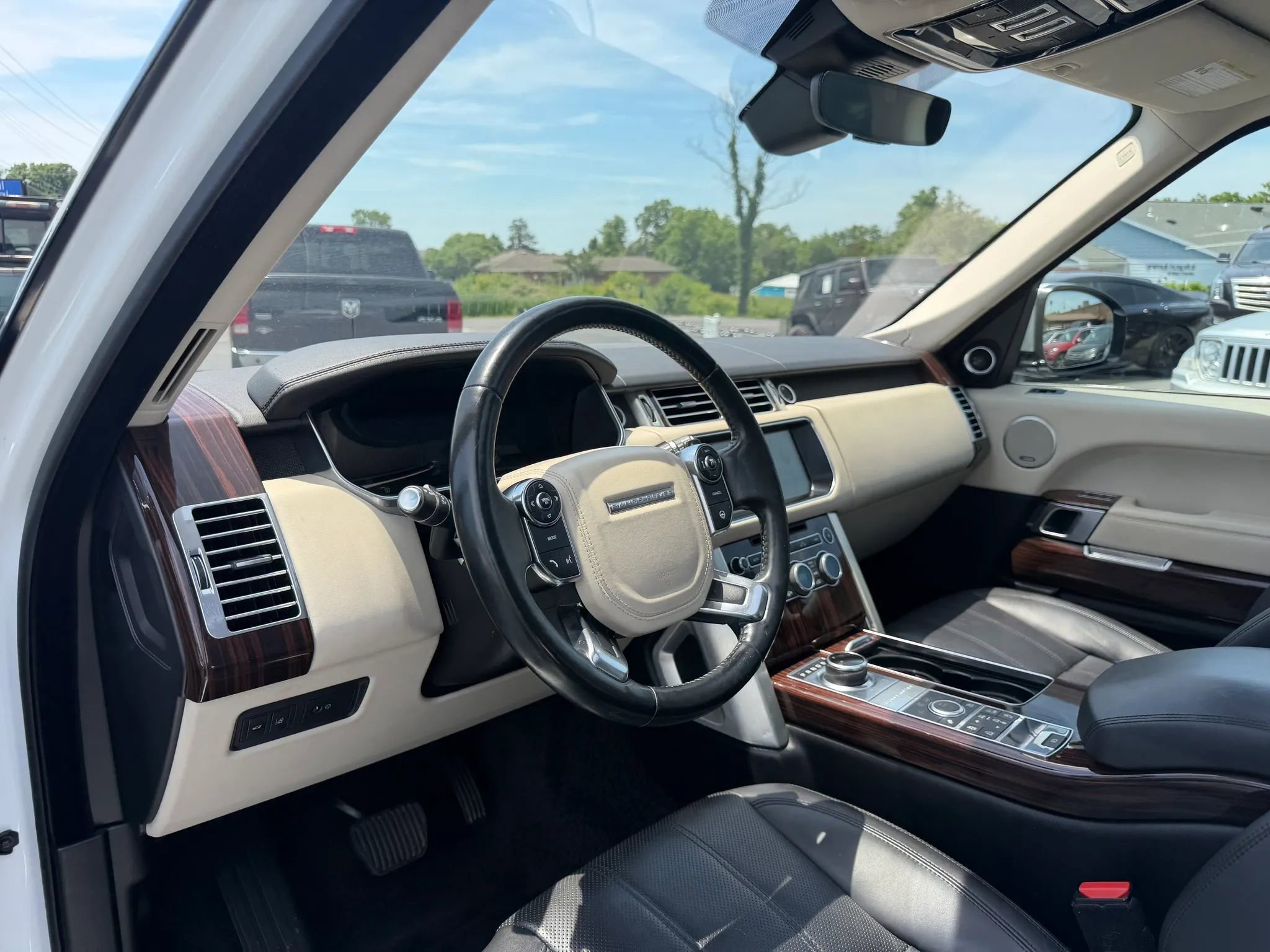 Used 2017 Land Rover Range Rover HSE AWD/4WD image 10