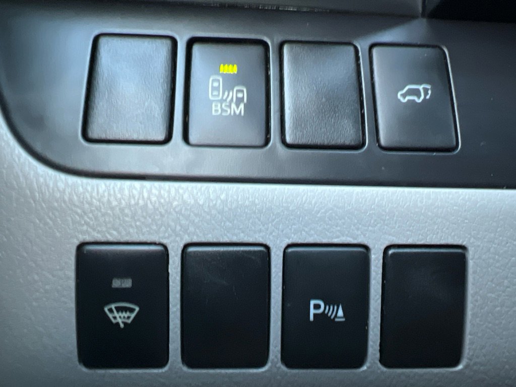 Used 2015 Toyota Highlander Limited image 26