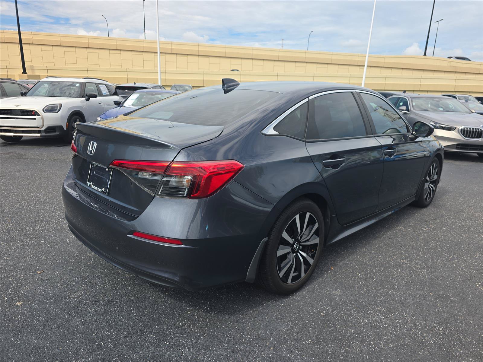 Used 2022 Honda Civic EX image 2