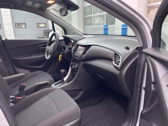Used 2022 Chevrolet Trax LS w/ Tint and Cruise Package image 21
