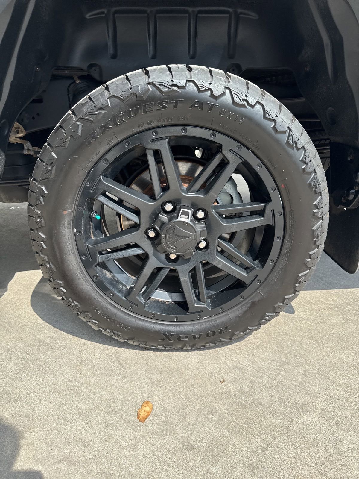 Used 2019 Toyota Tundra SR5 w/ SR5 Upgrade Package image 27