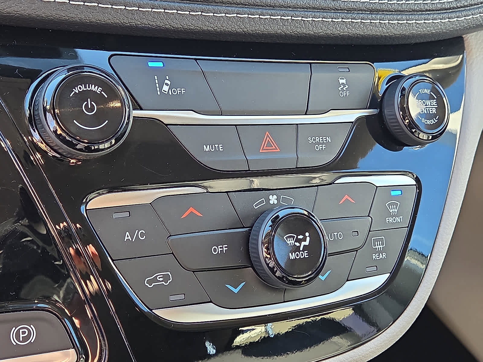 Used 2022 Chrysler Pacifica Touring-L image 17