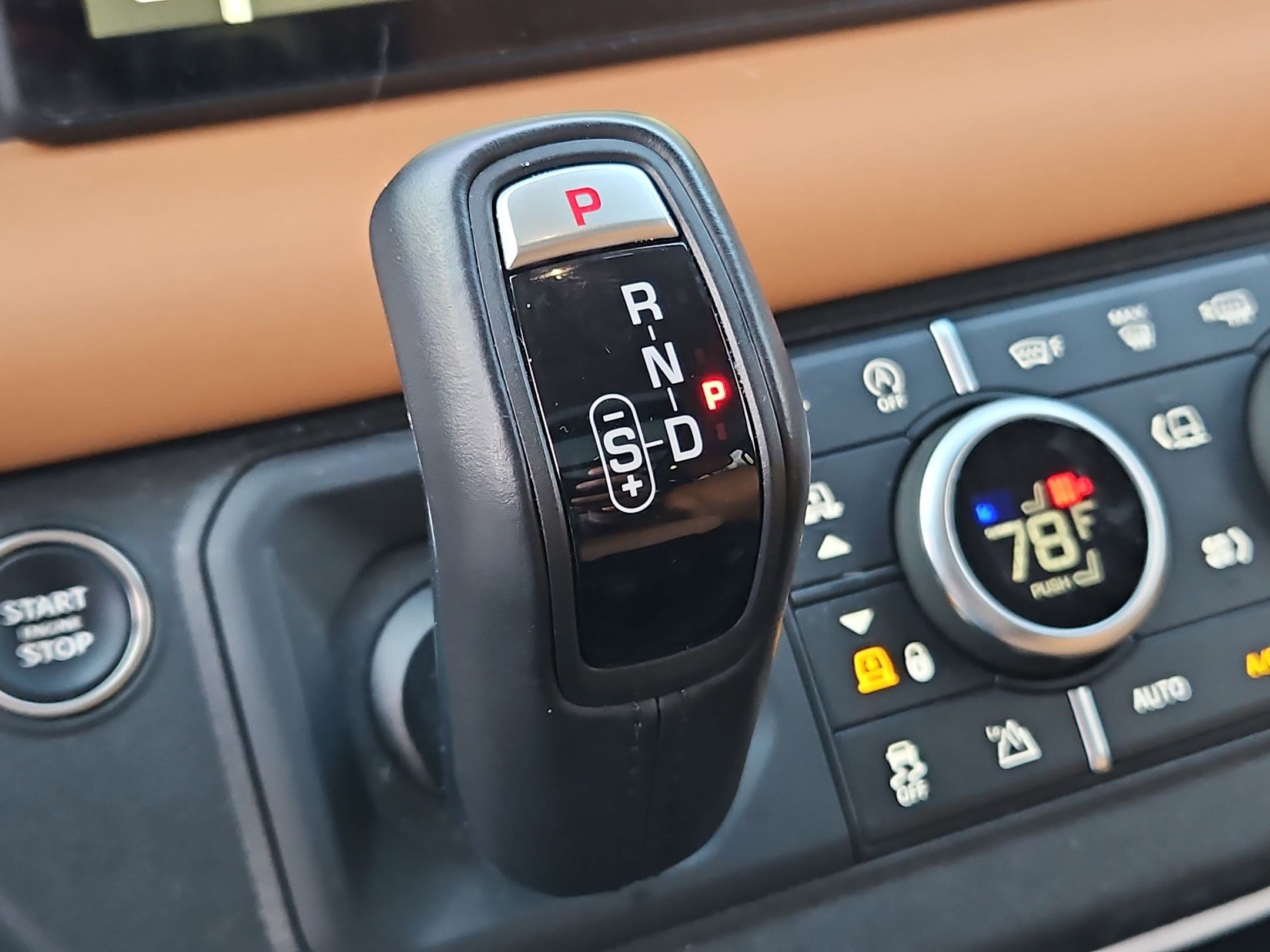 Used 2023 Land Rover Defender 110 SE image 30