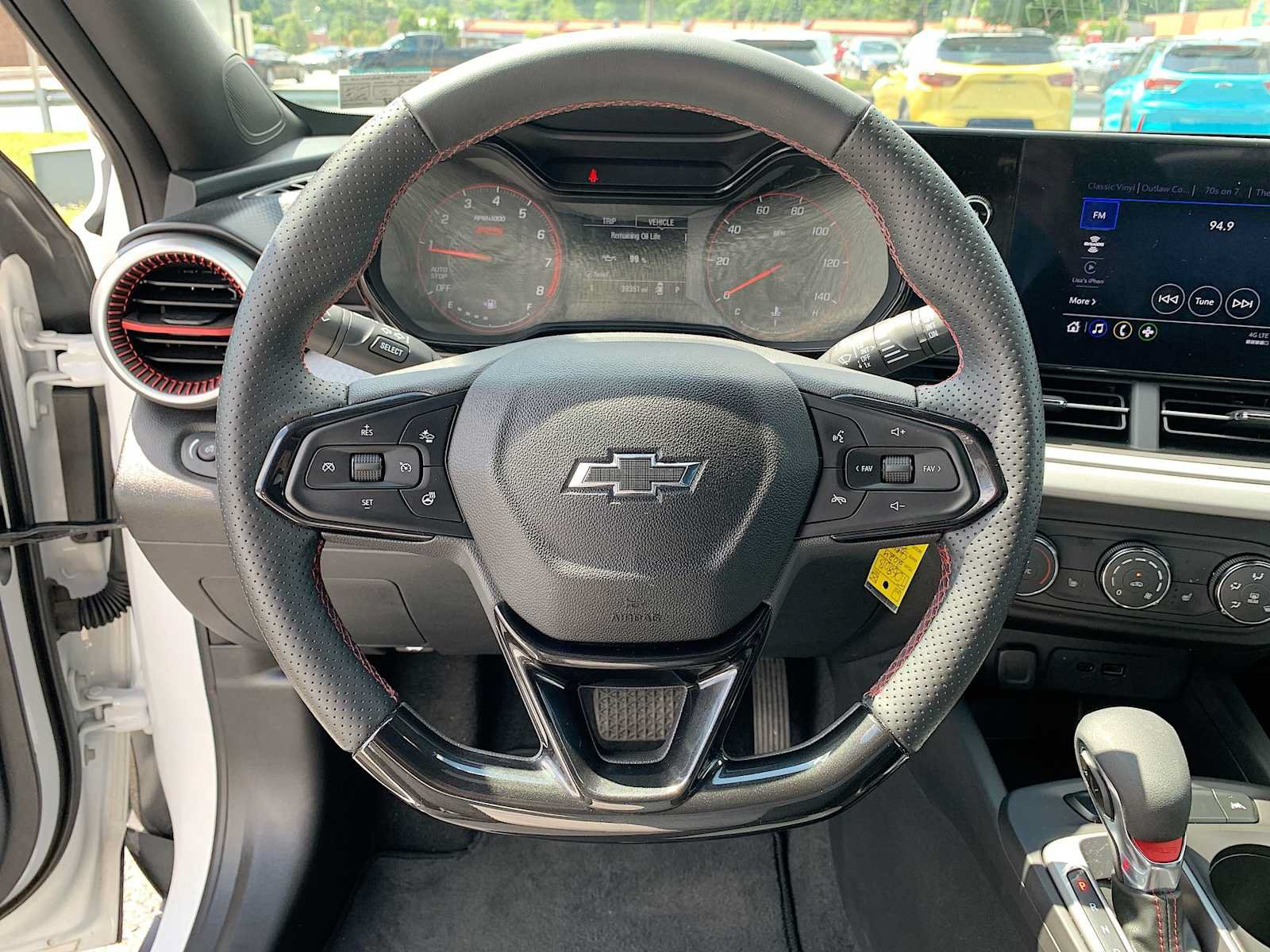 Certified 2024 Chevrolet Trax RS FWD image 11