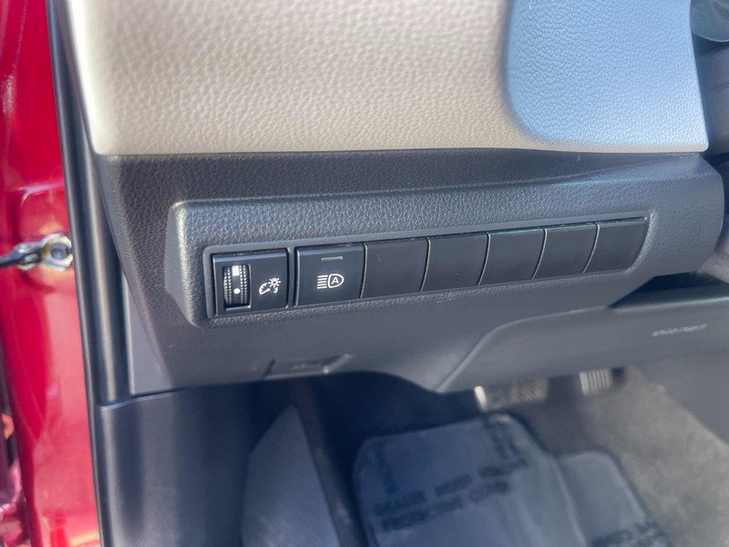 Used 2022 Toyota Corolla SE w/ Carpet Mat Package (TMS) FWD image 21
