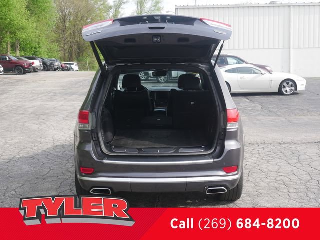 Used 2017 Jeep Grand Cherokee Summit w/ Platinum Series Group AWD/4WD image 16