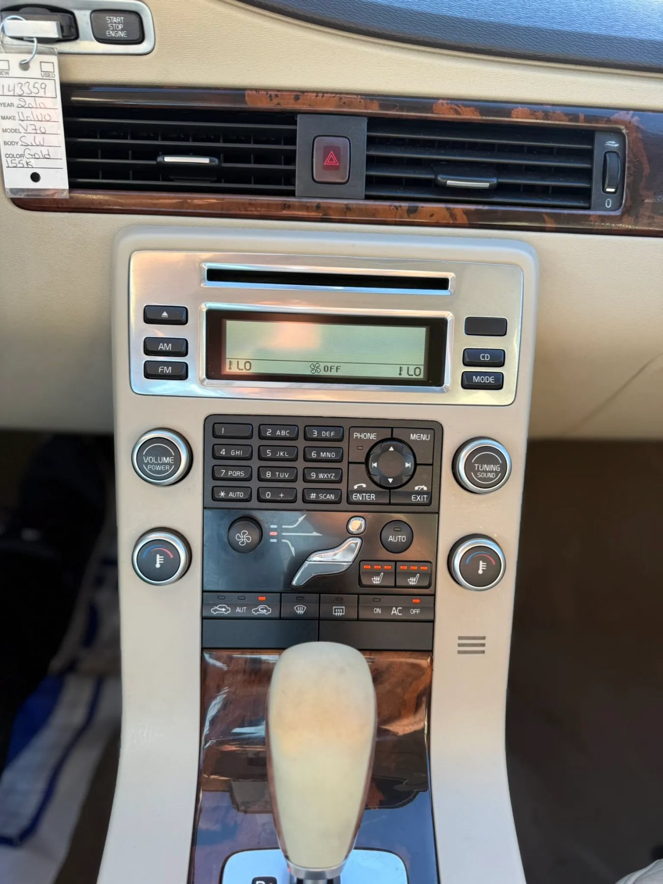 Used 2010 Volvo V70 R-Design FWD image 31