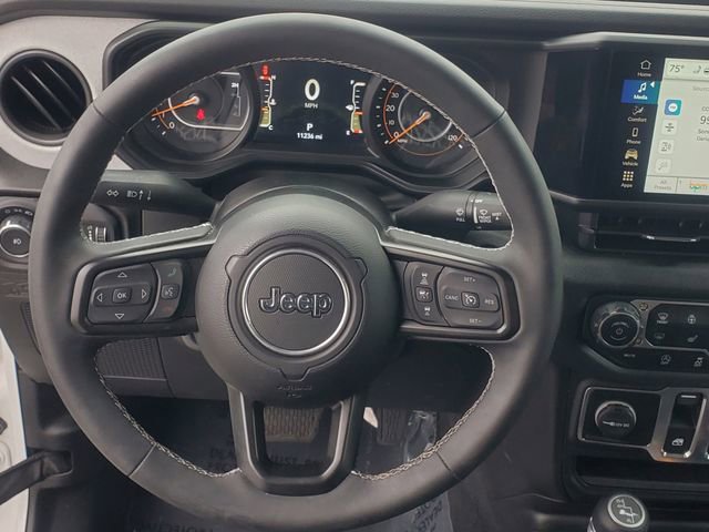 Used 2025 Jeep Wrangler Sport image 29