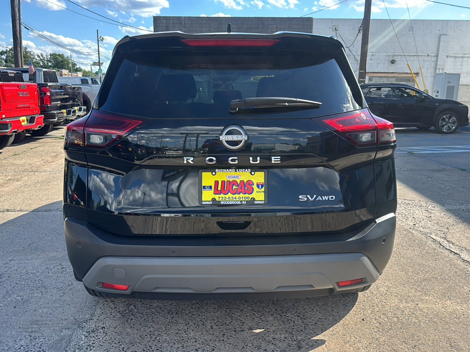 Used 2023 Nissan Rogue SV AWD/4WD image 6