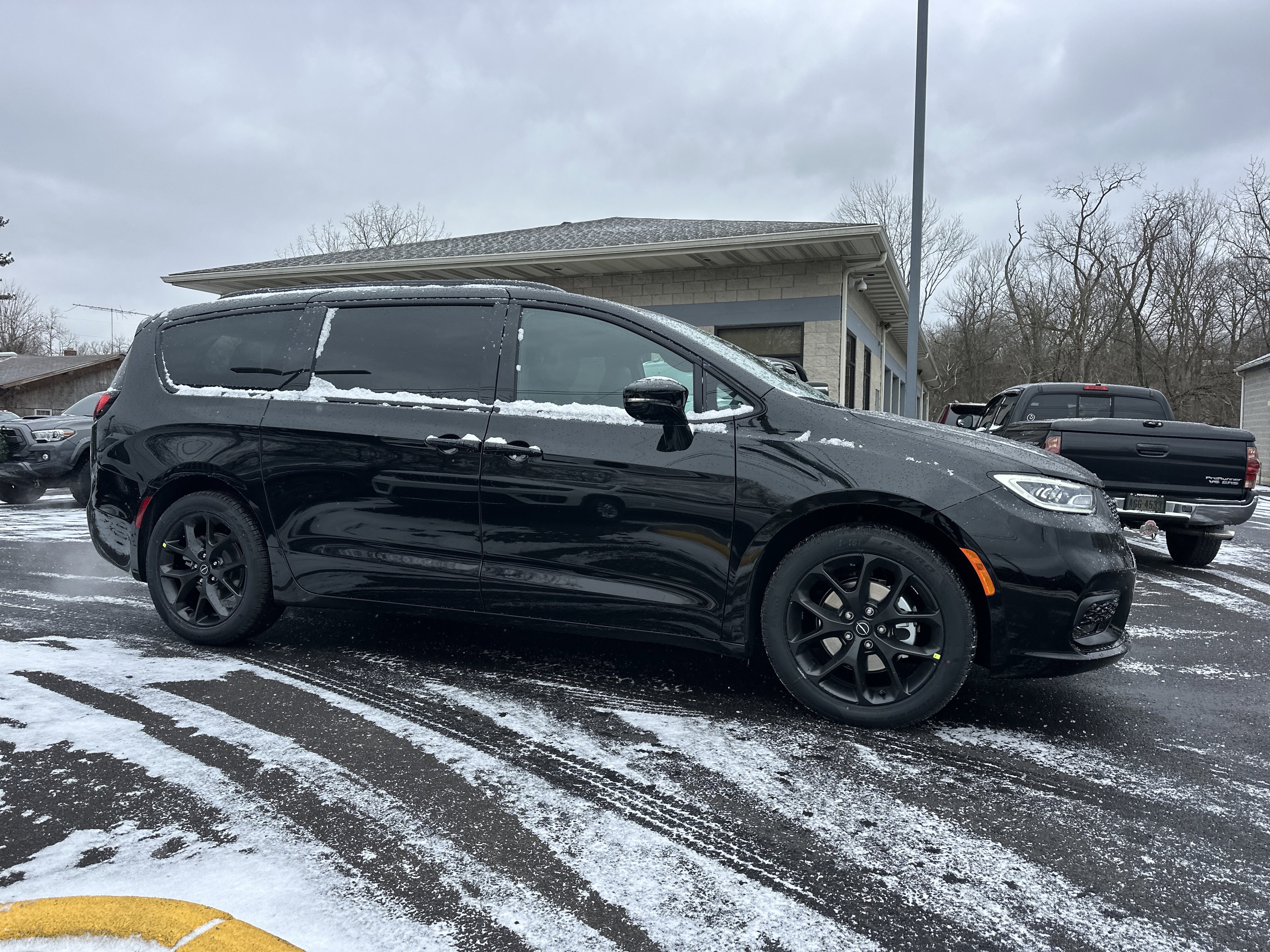 New 2026 Chrysler Pacifica Select image 17