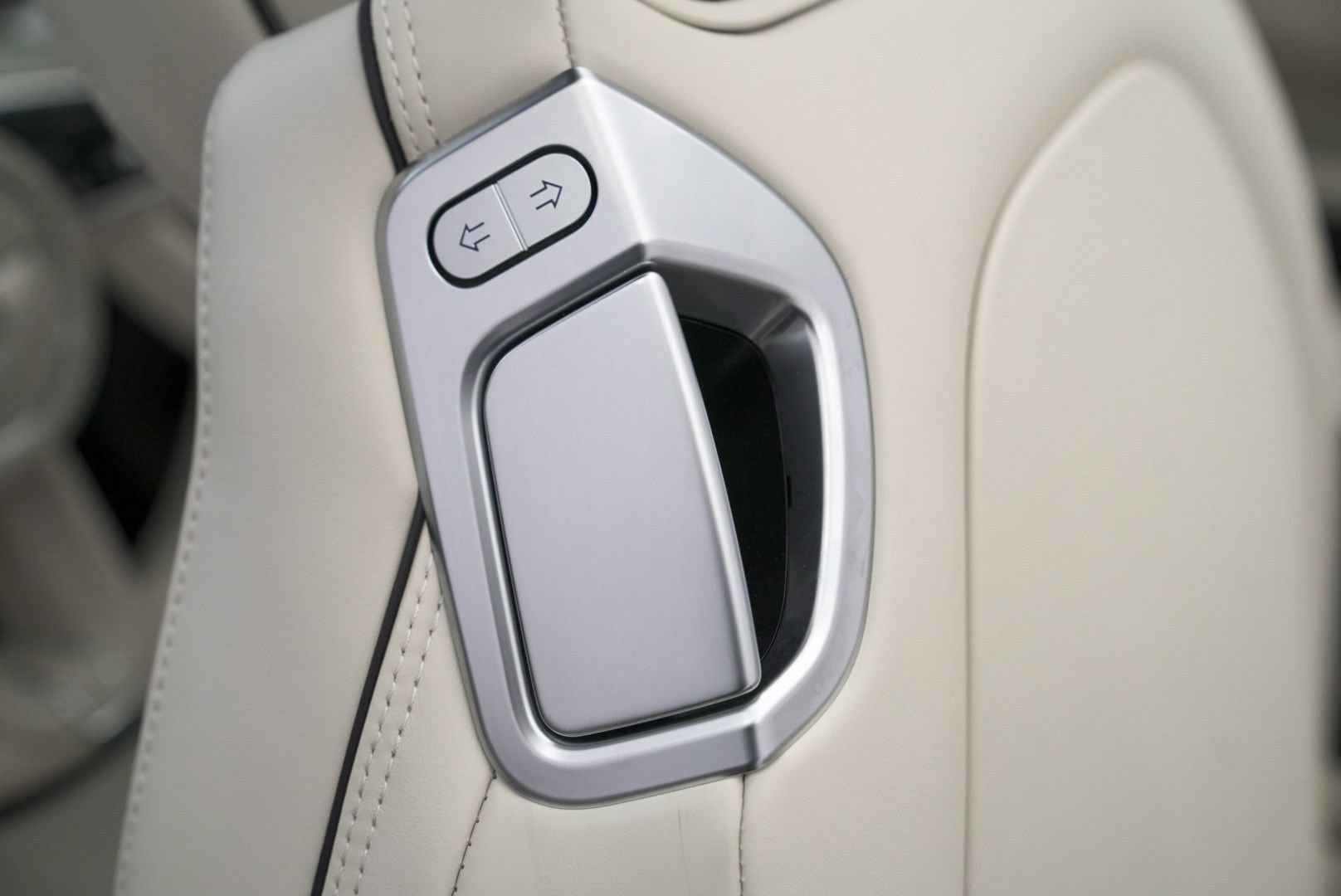 Used 2023 Bentley Continental GT Azure image 22