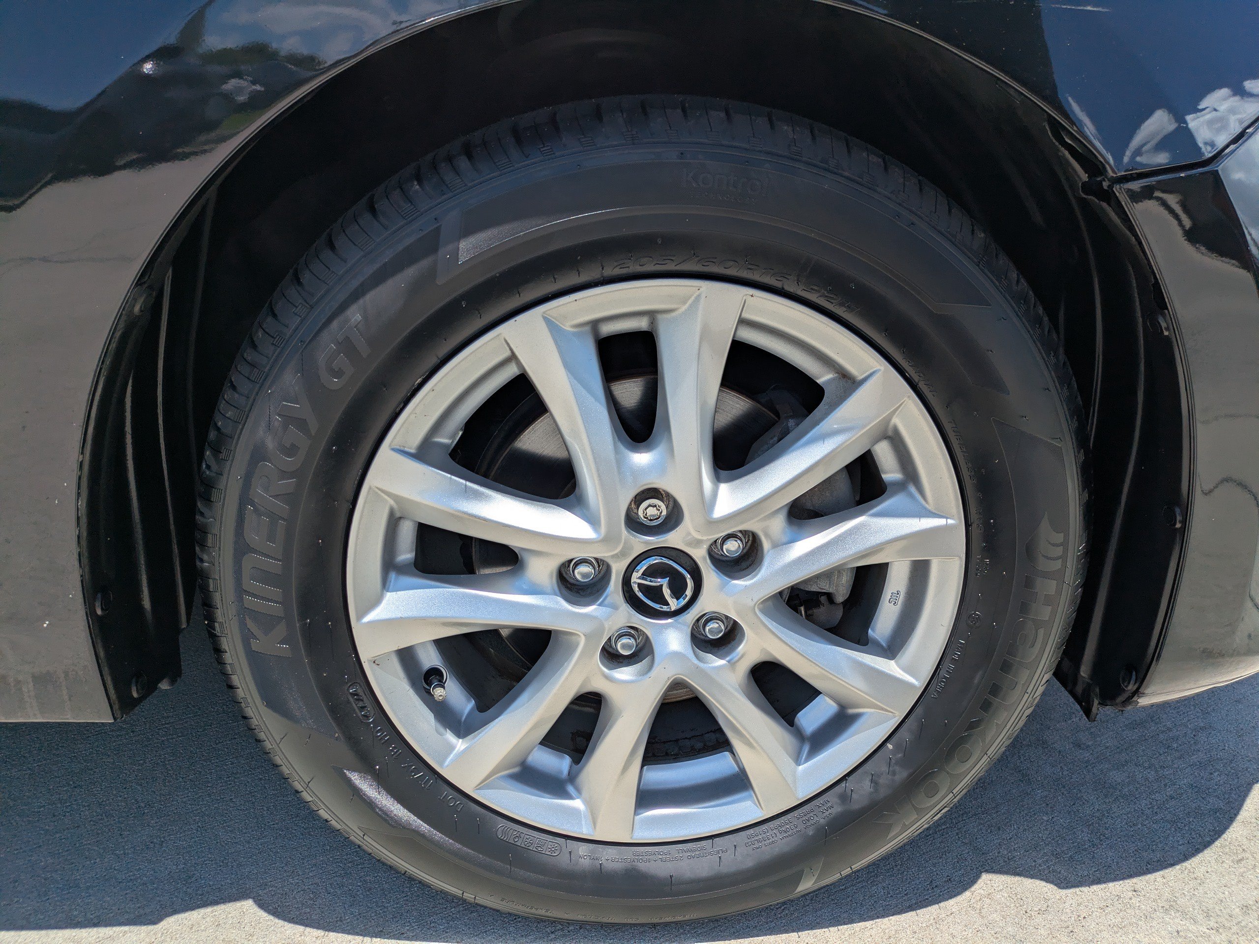 Used 2015 MAZDA MAZDA3 i Touring w/ Technology Package FWD image 9
