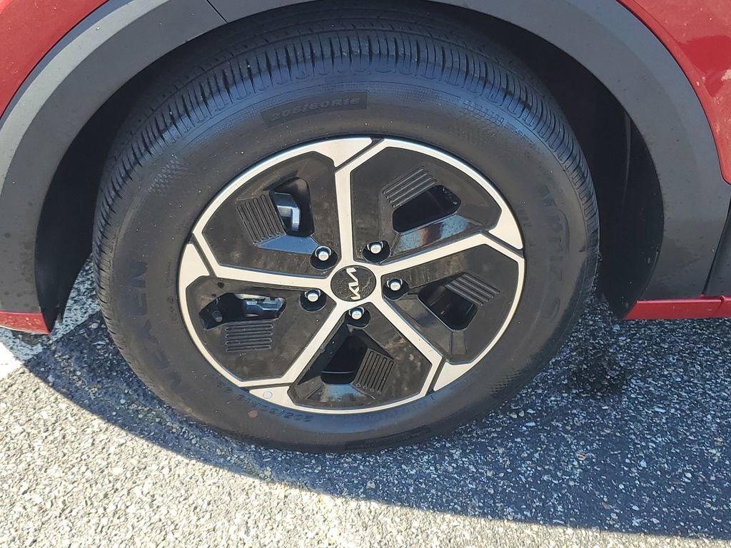 Used 2023 Kia Niro EX FWD image 30