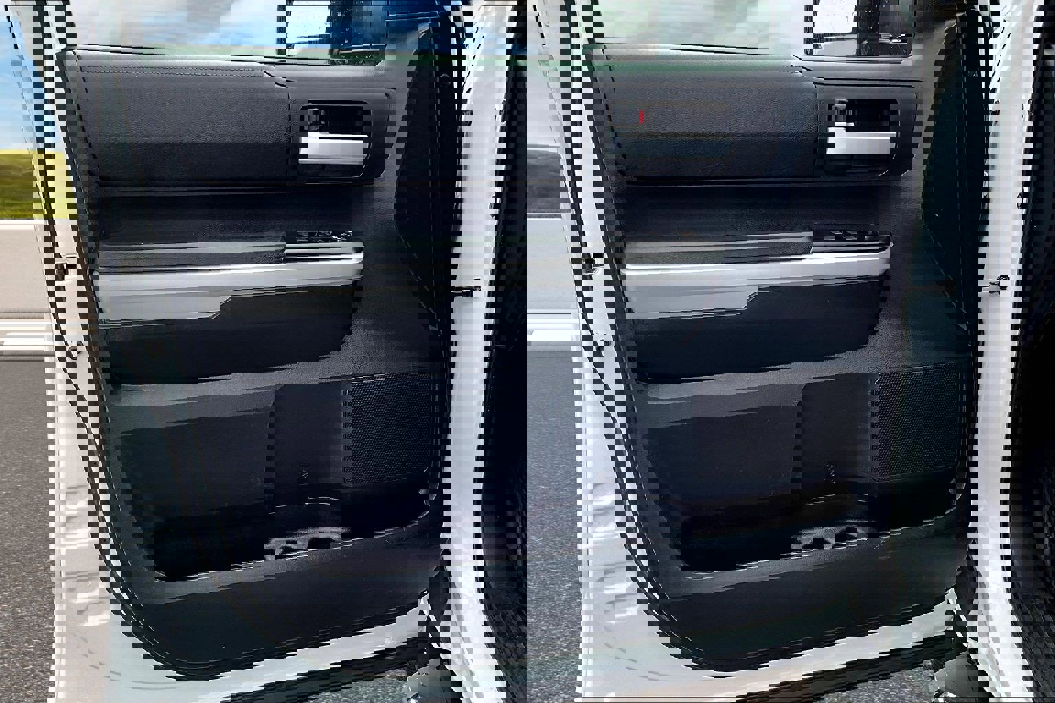 Used 2018 Toyota Tundra SR5 w/ SR5 Upgrade Package image 13