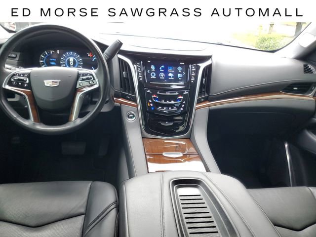 Used 2020 Cadillac Escalade Luxury image 15