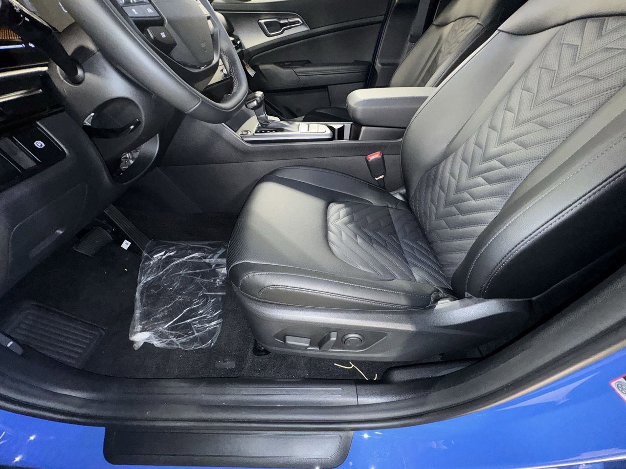 New 2026 Kia Sportage X-Line w/ X-Line Premium Package image 15