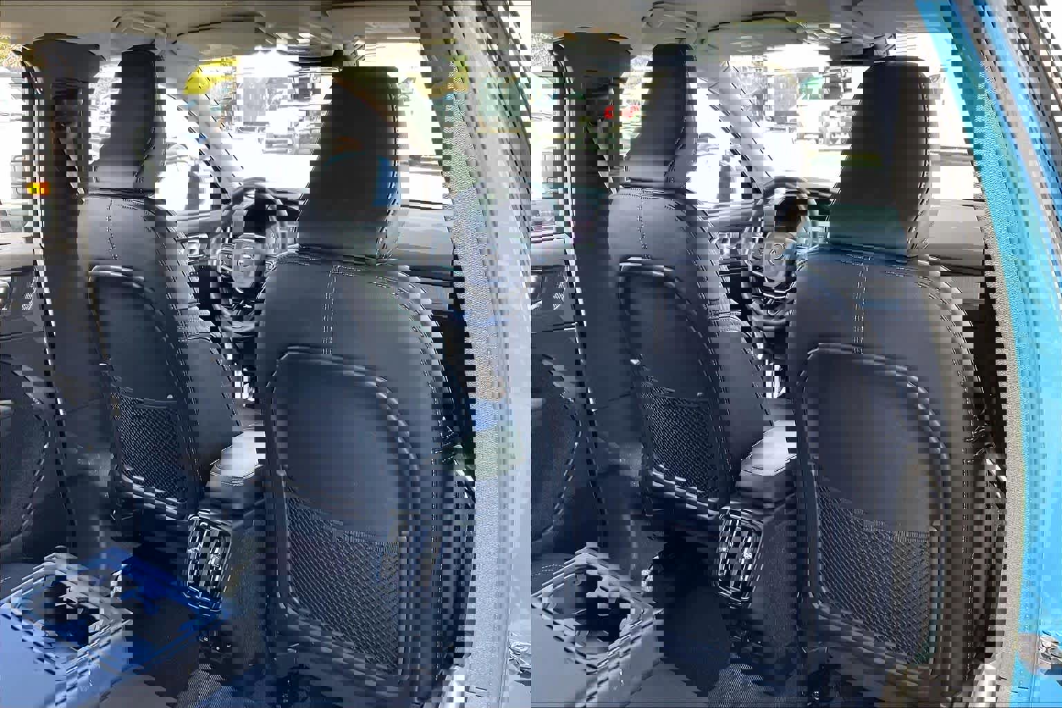 Used 2023 Volvo XC40 B5 Core w/ Convenience Package image 19