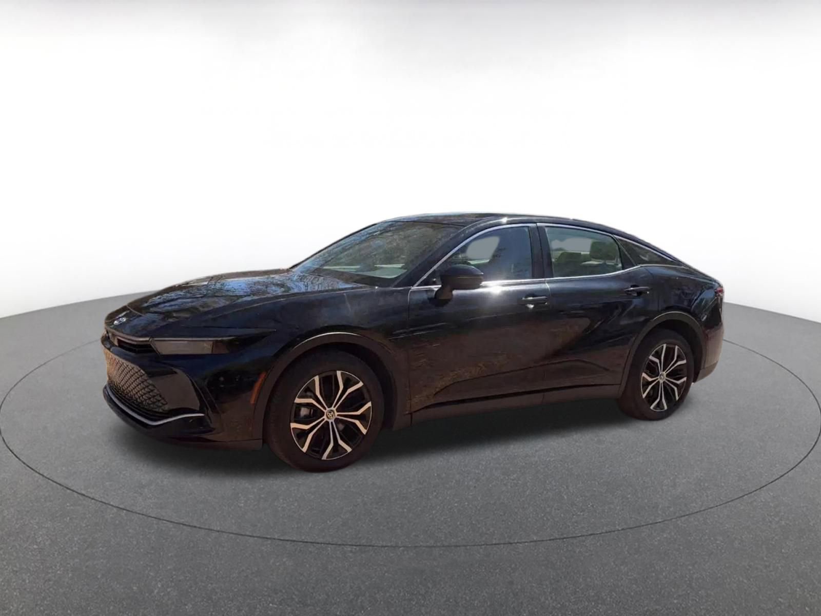 Used 2025 Toyota Crown XLE image 9